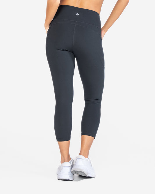 Skin Vinyasa Capri (22 in.) - Black