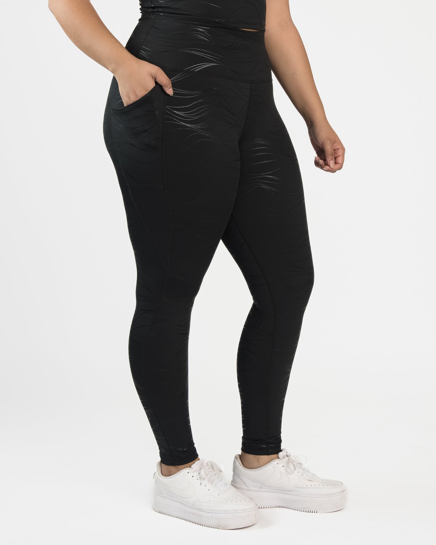 Lux Pace Leggings (26 in.) - Black Waves