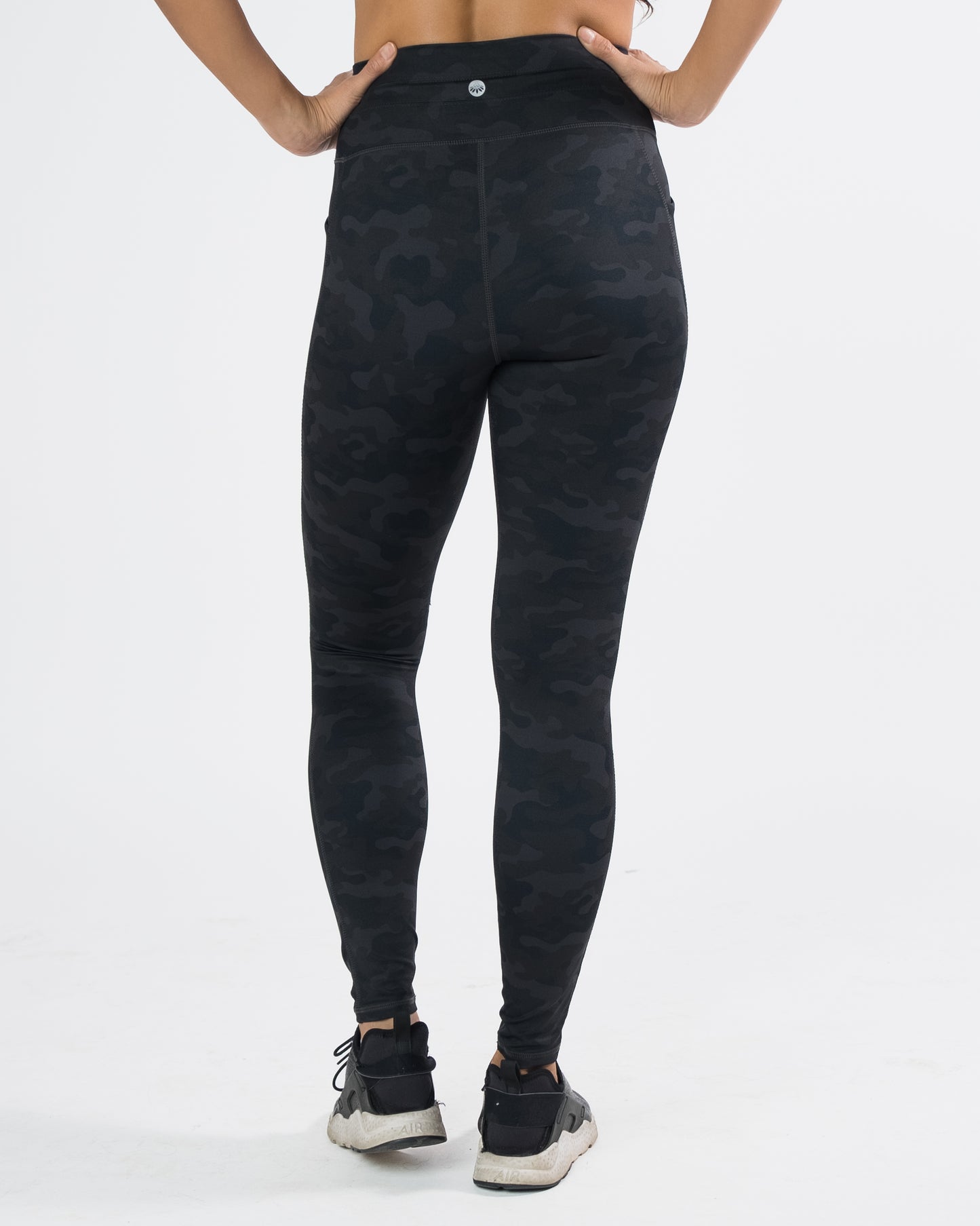 Lux Train Leggings - Black Camo